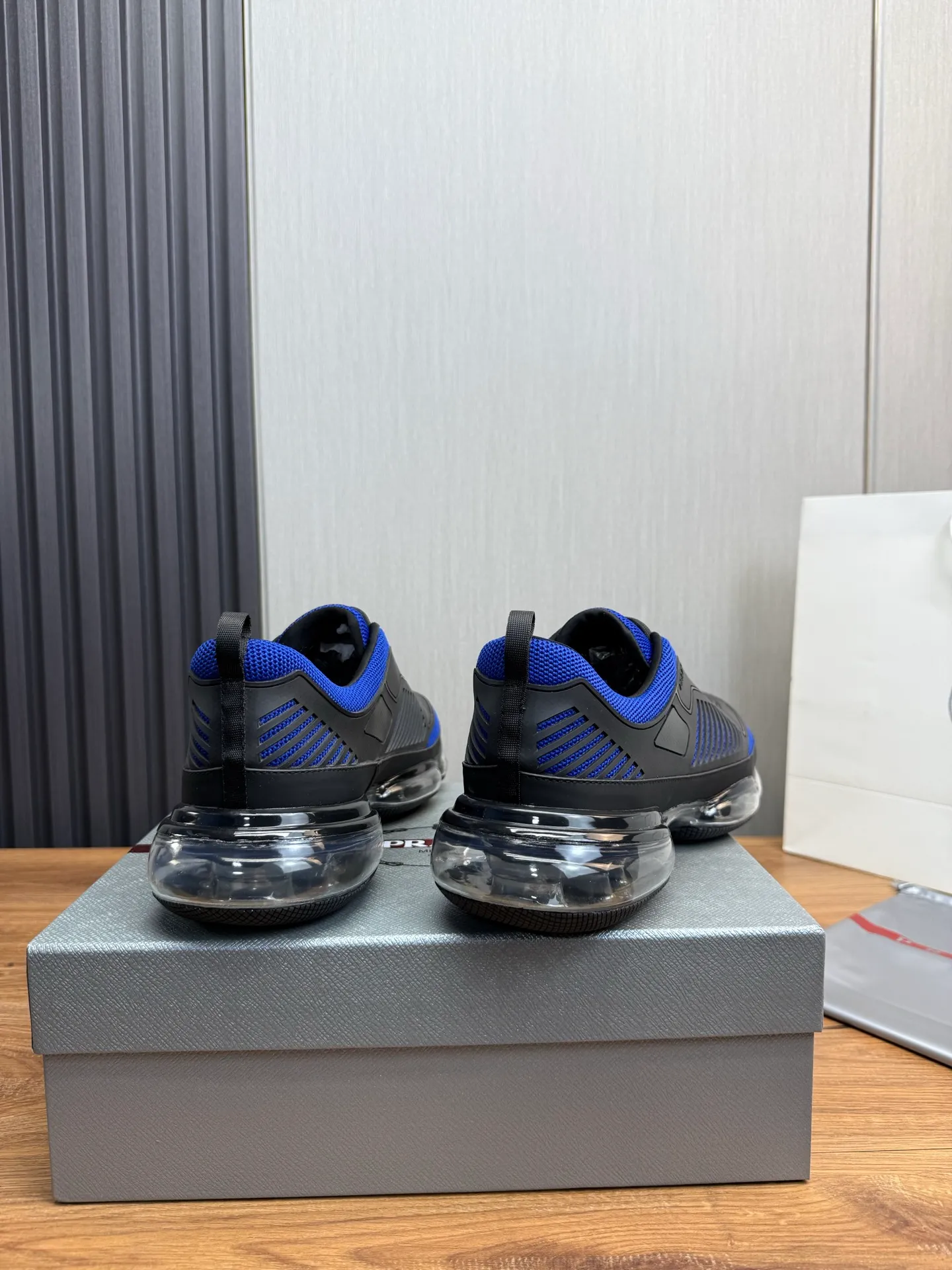 Men's shoes 💰640💰 [PRADA] Men's shoes are popular in the counter, high-quality shipments ✔️Official website synchronization, original fly-woven epoxy fabric + cowhide lining, 1⃣️ to 1⃣️ replica, original air-cushion original bottom, 38-45 (one size larger)